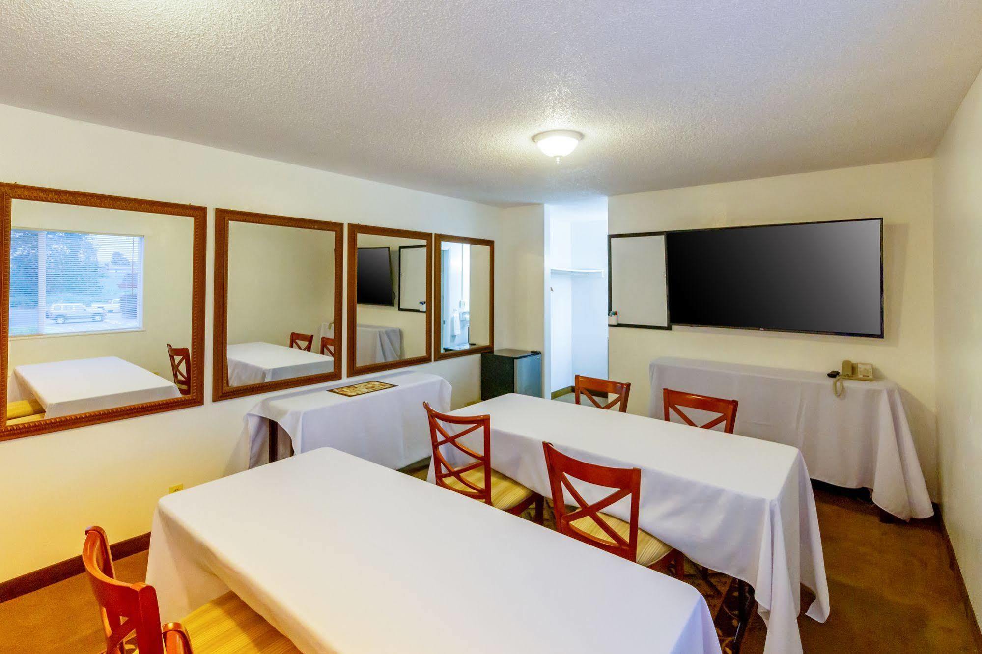 Oyo Hotel Chehalis I-5 South 외부 사진